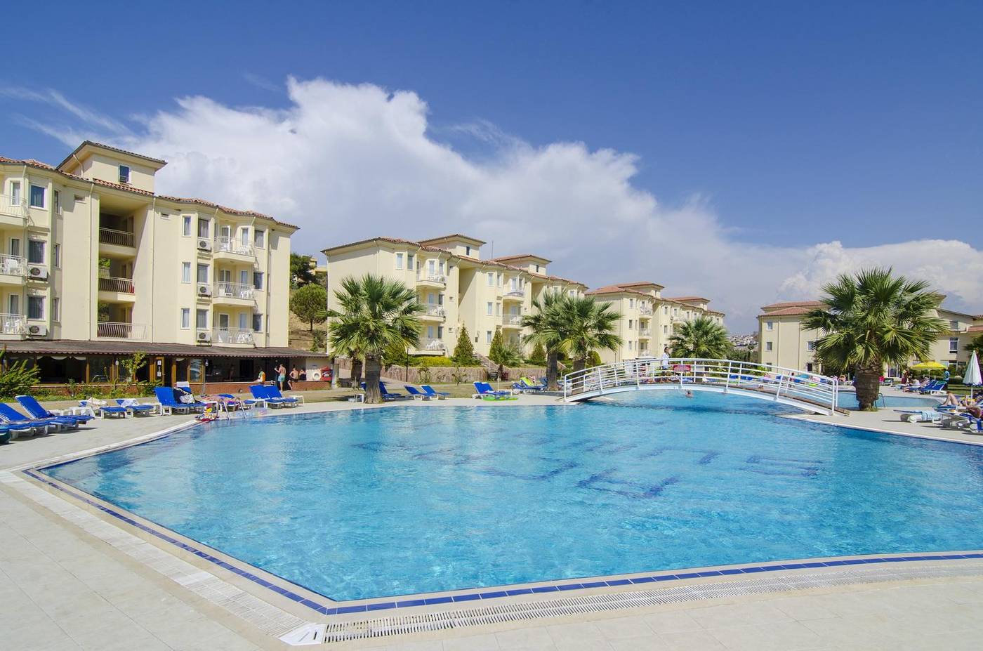 Sealight-Family-Club-Pool-3