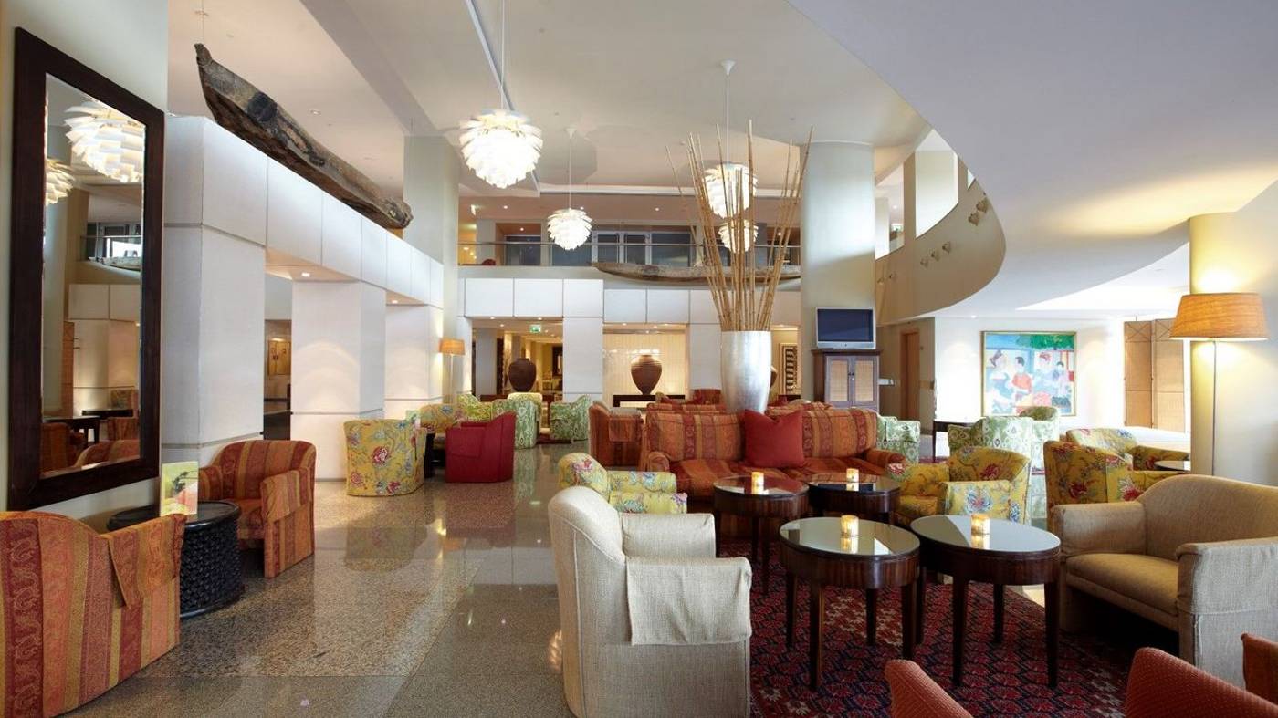 Royal-Savoy-Lobby-44