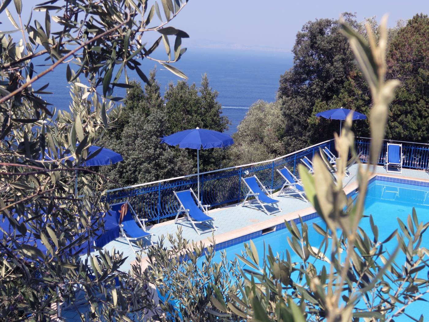 Villaggio-Baia-Serena-Pool-3