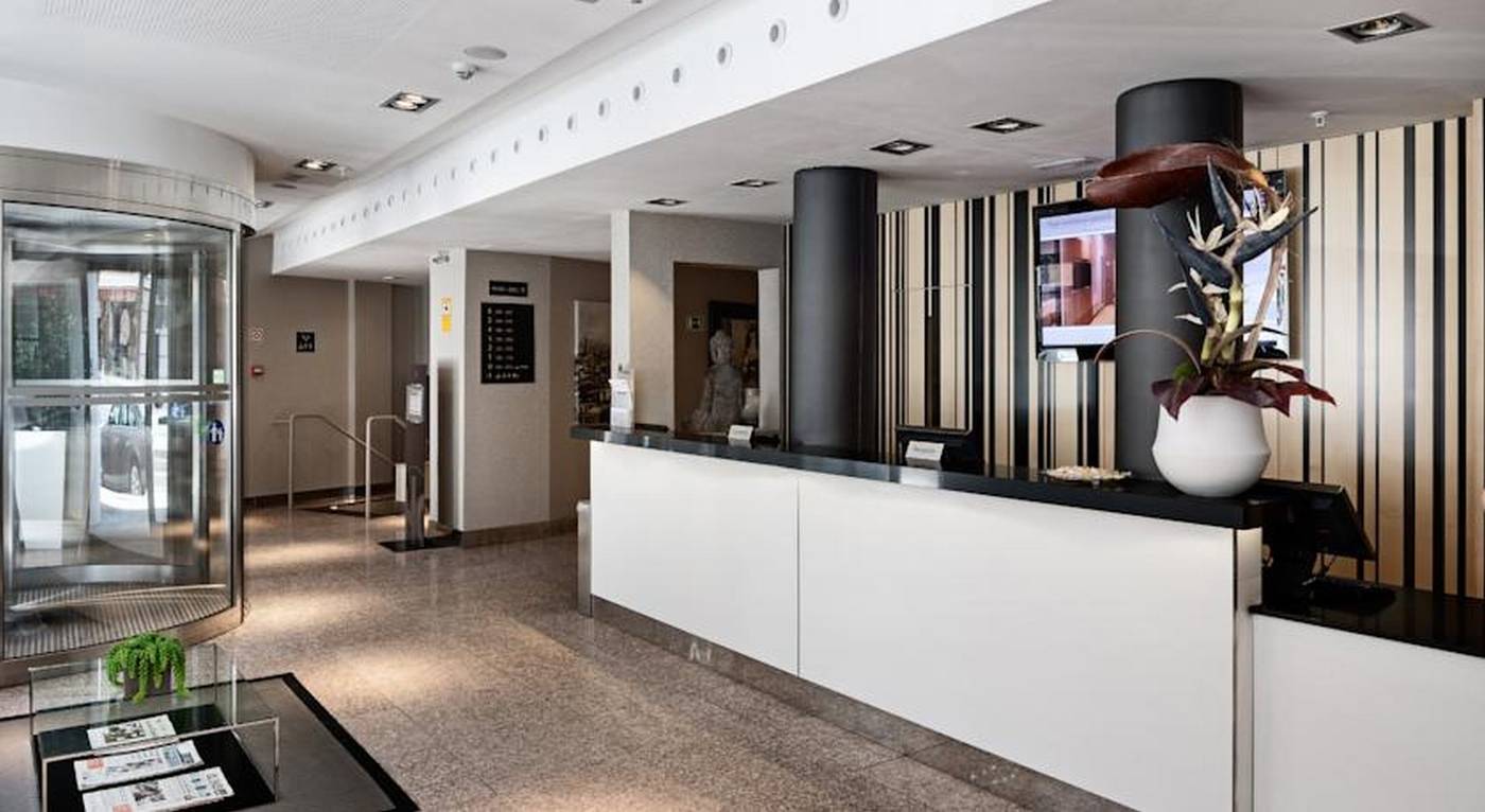 Catalonia-Plaza-Mayor-Lobby-21