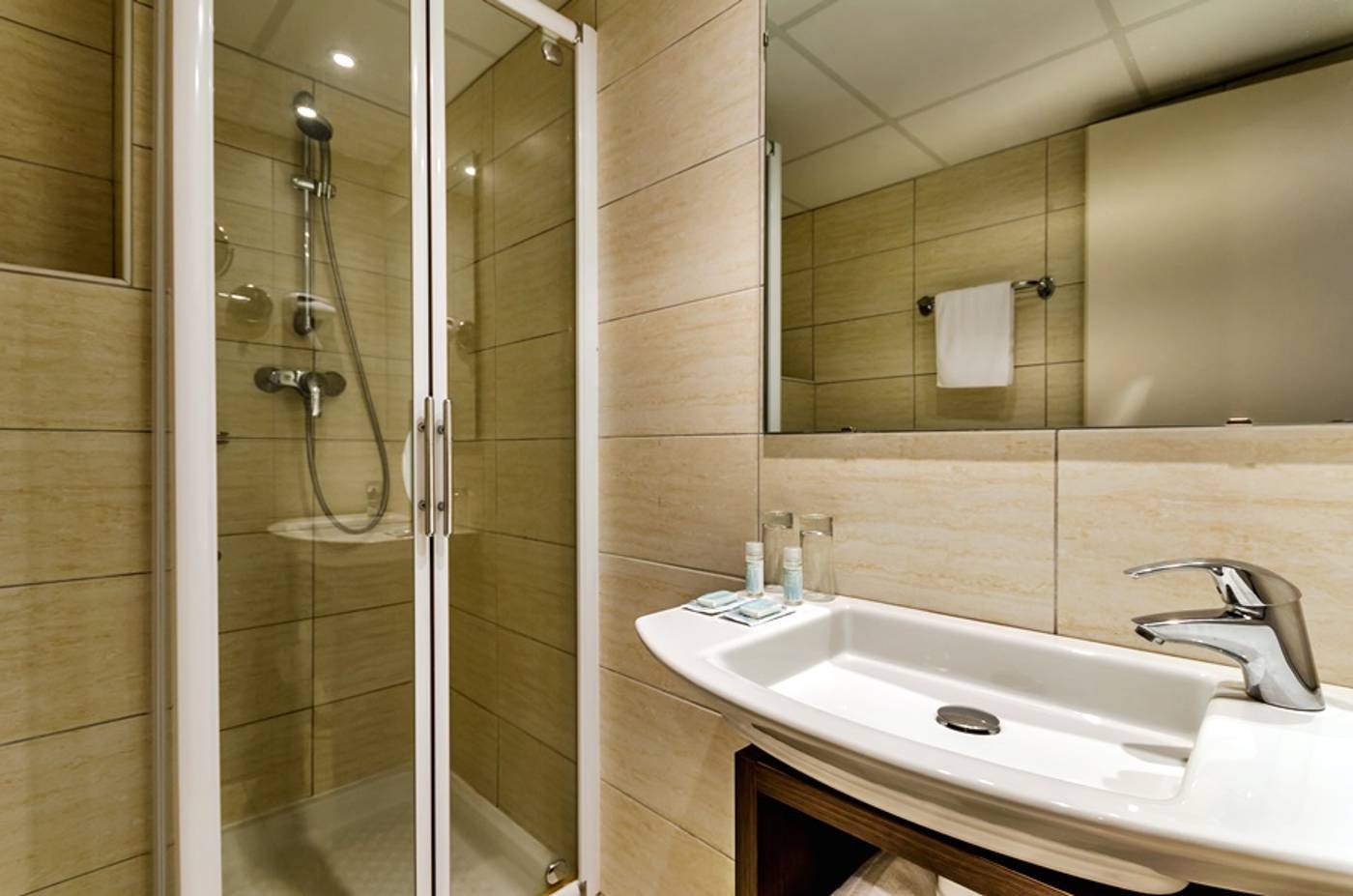 Helgon-France-LOURDES-General view-2