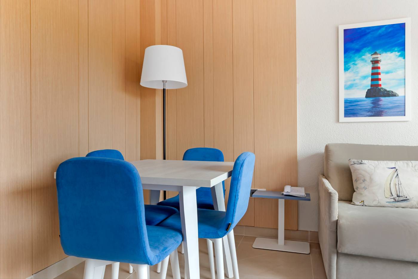 Los-Amigos-Beach-Club-Room-22