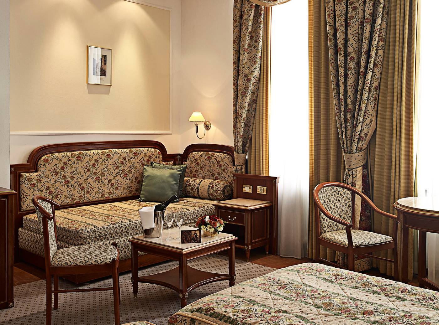 Ambassador-Zlat-----Husa-Room-17