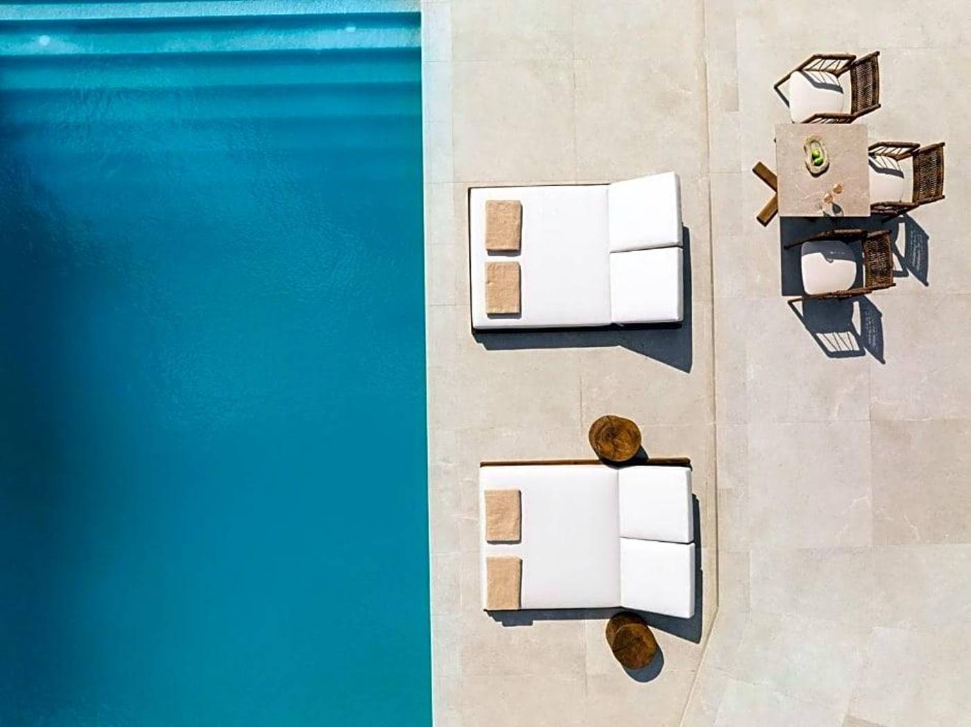 Ezio-Bo-Luxury-Living-Lobby-17