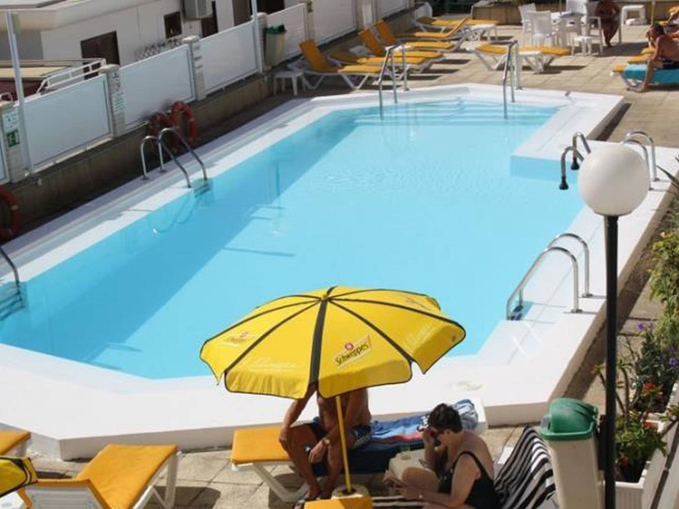 Mozart-Pool-4