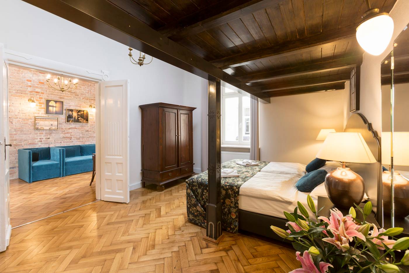 Antique-Apartments-Plac-Szczepanski-Room-16
