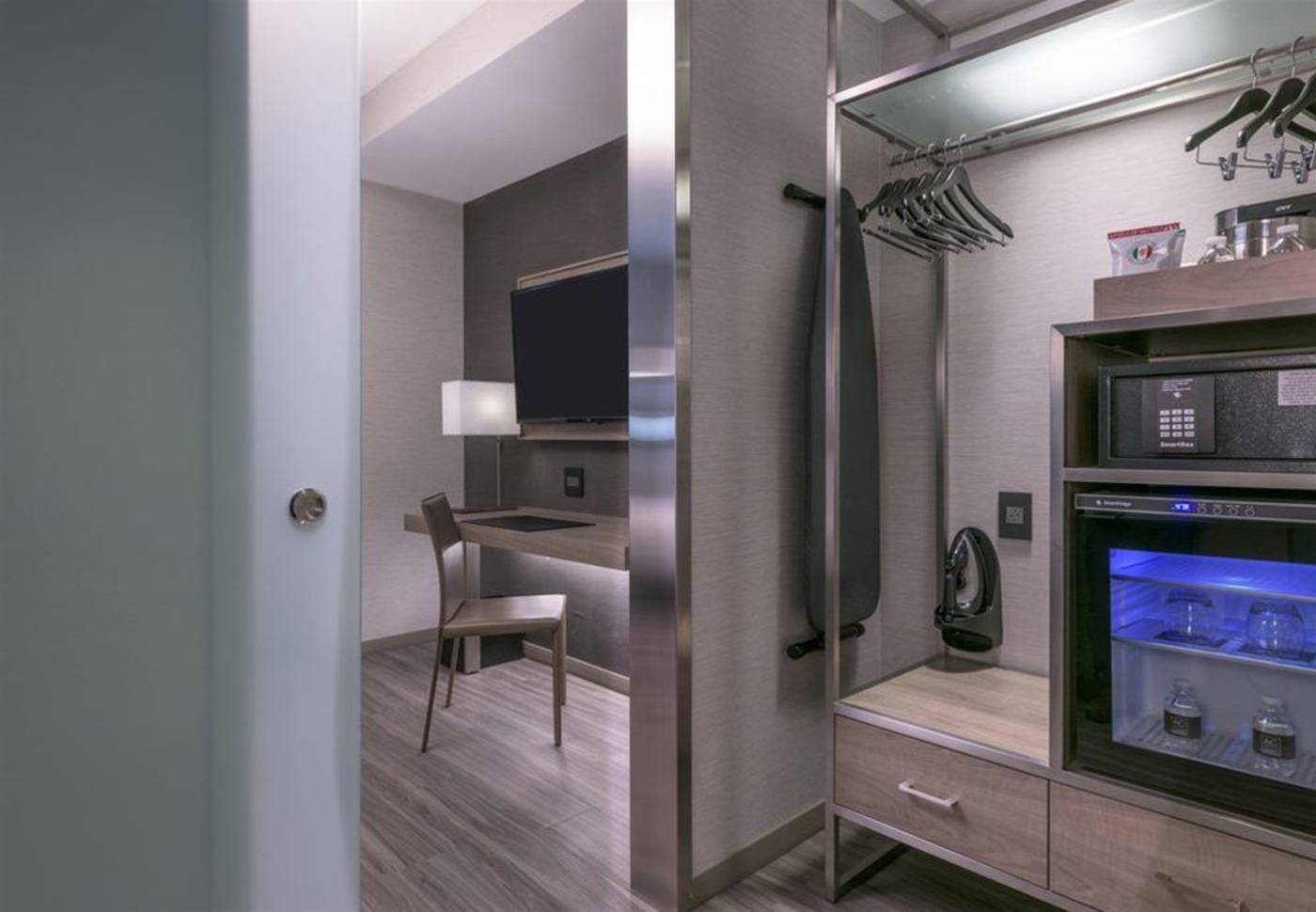 AC-Hotel-Boston-North-Room-9