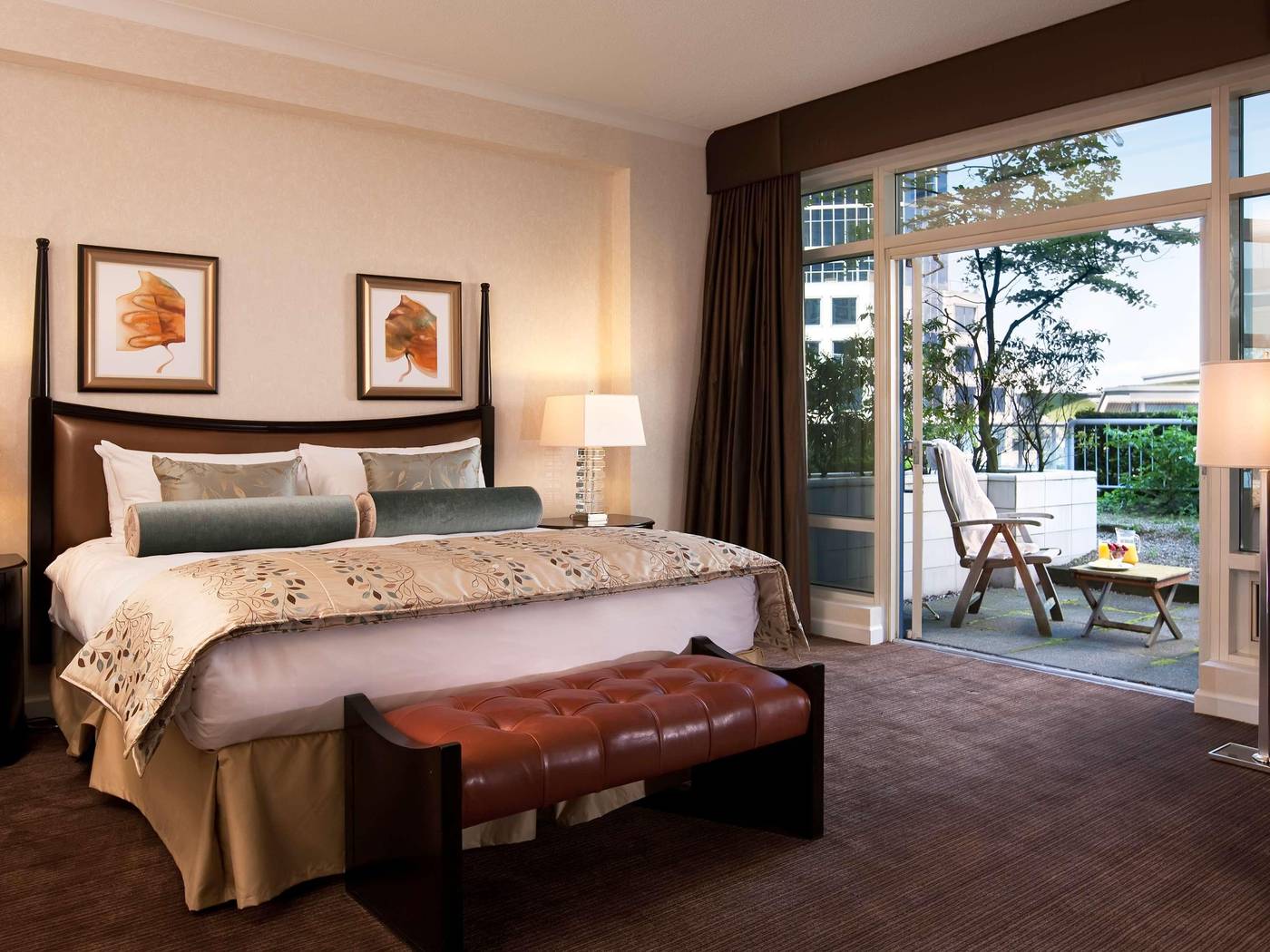 Fairmont-Waterfront-Room-46