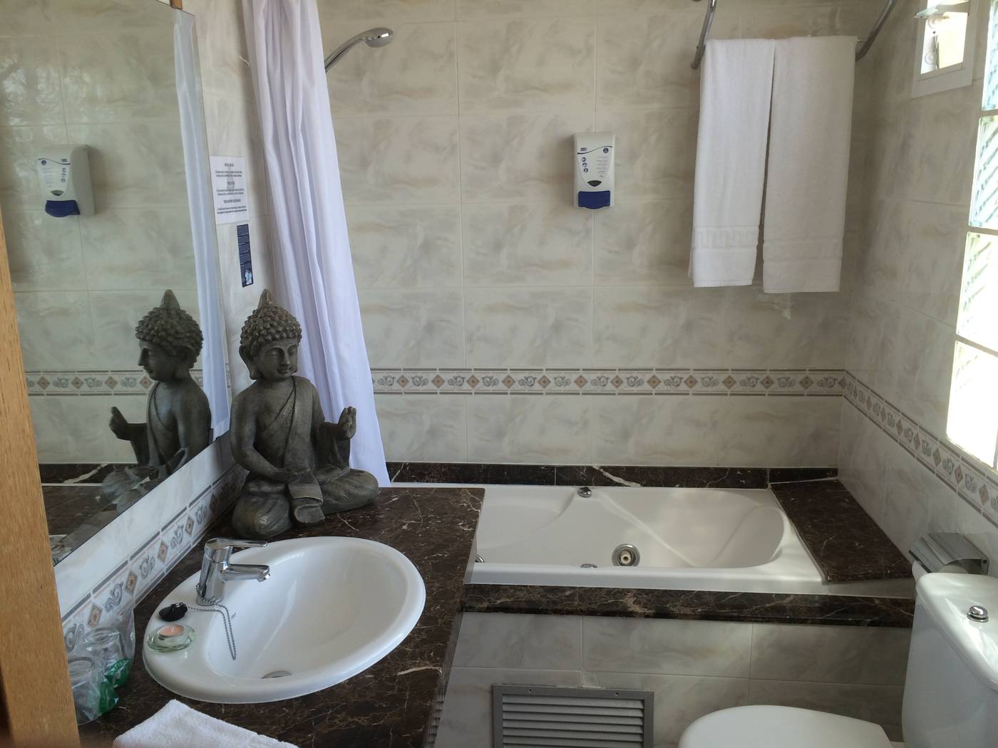 Apartamentos-Neptuno-Calella-Room-56