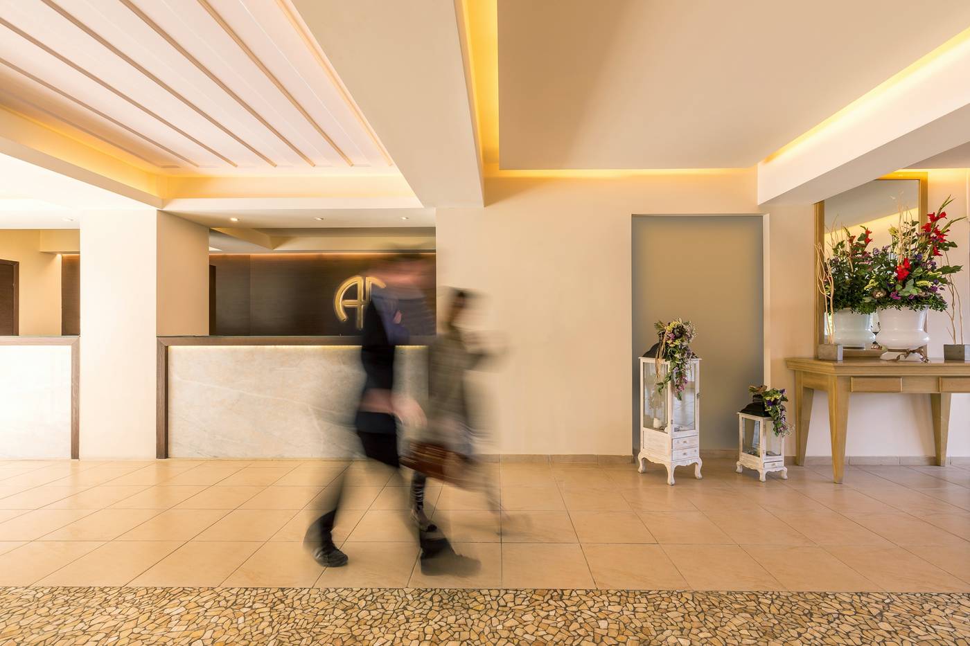 Ariti-Grand-Hotel-Lobby-67