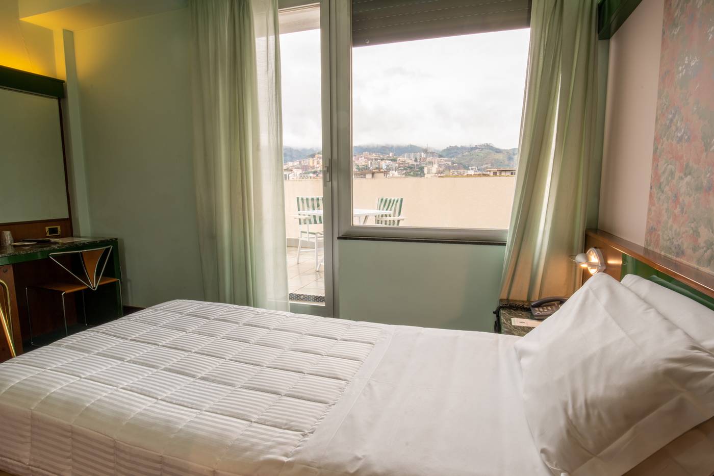 Royal-Palace-Room-13