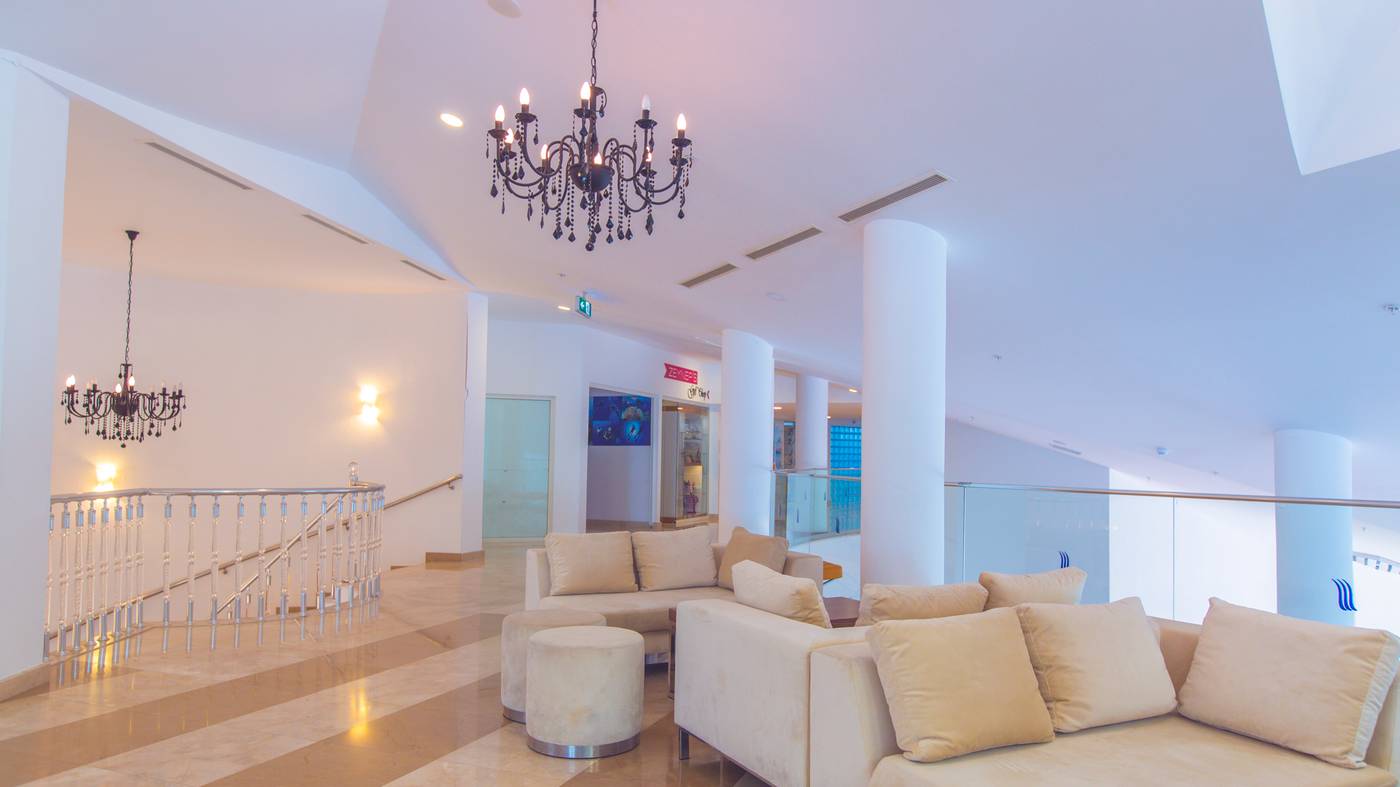 Garcia-Resort---Spa-Lobby-56