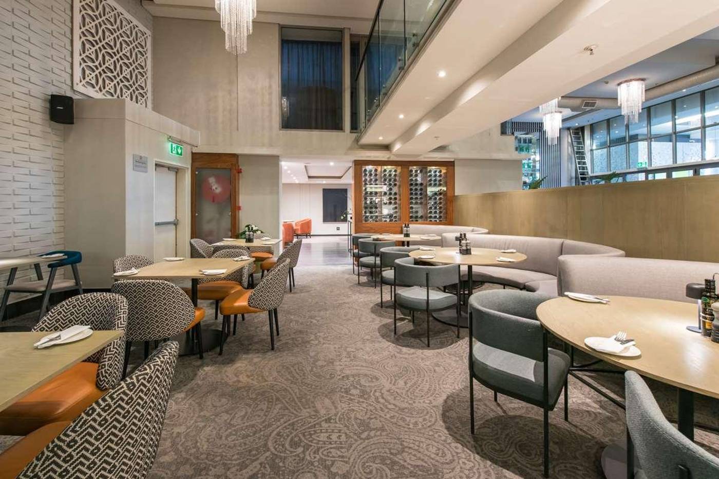 Doubletree-by-Hilton-Cape-Town-Restaurant-19