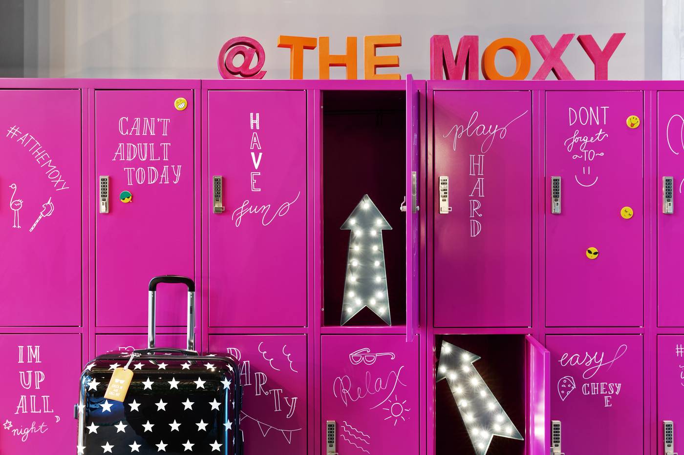 Moxy-Amsterdam-Houthavens-Lobby-59