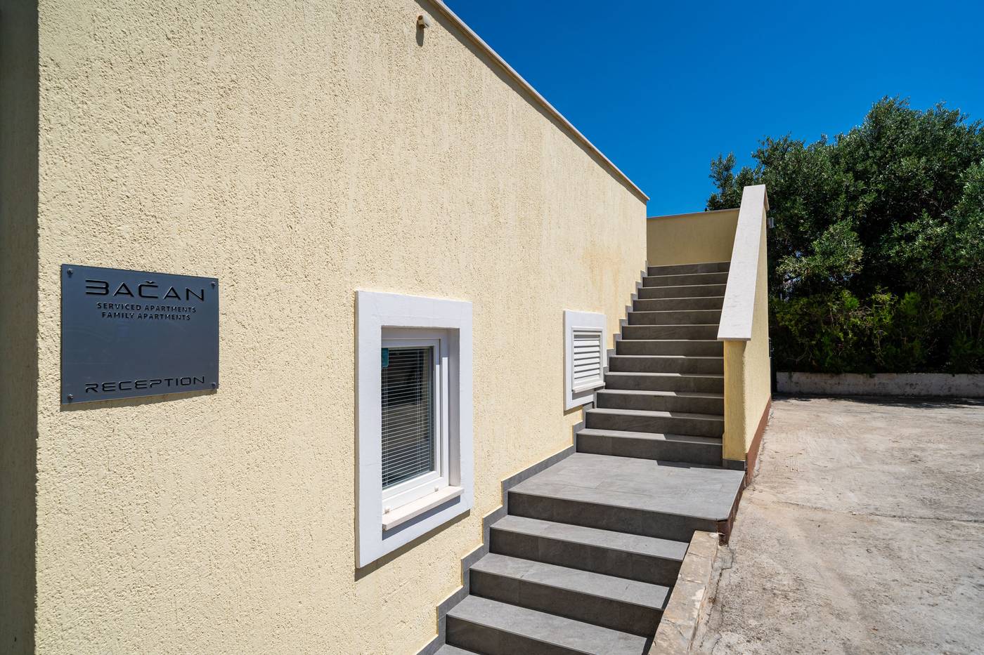 Bacan-Serviced-Apartments-Terrace-12