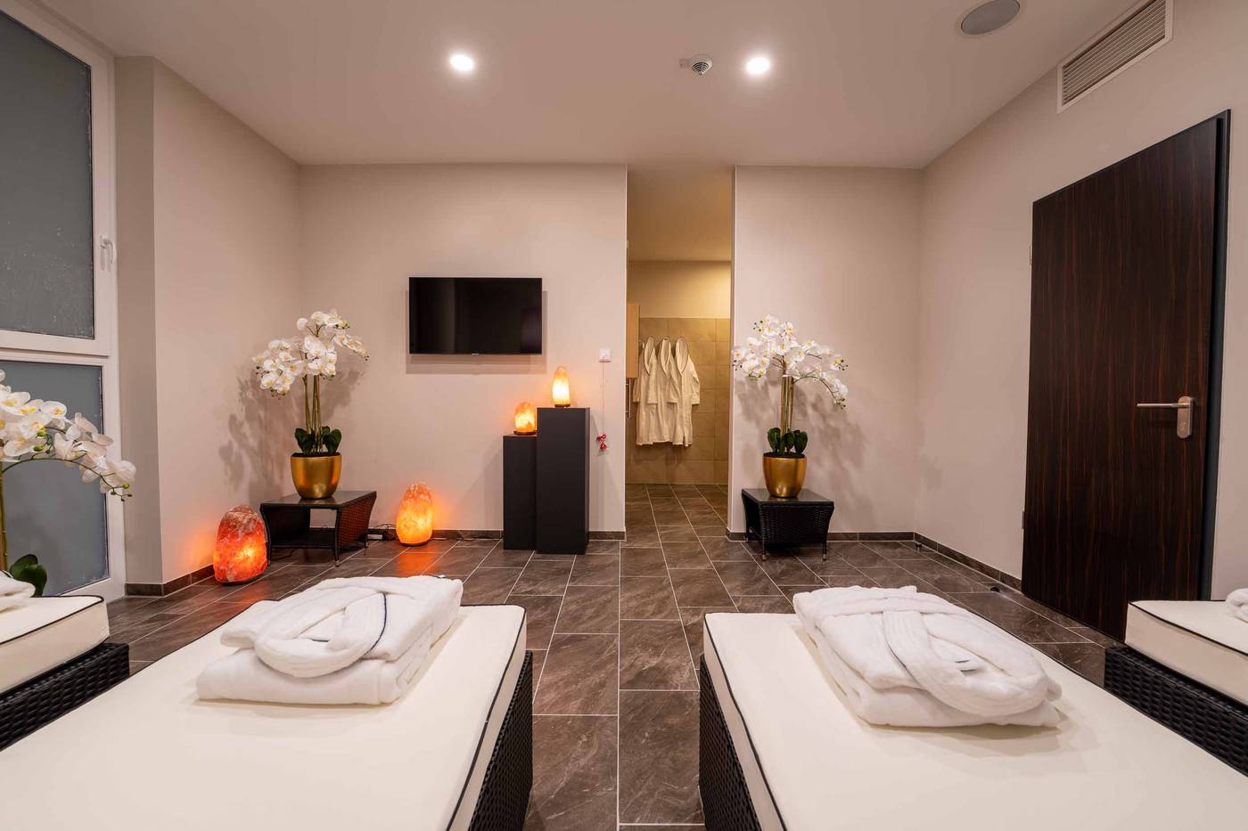 Best-Western-Plus-Plaza-Berlin-Kurfuerstendamm-Sports-and-Entertainment-70