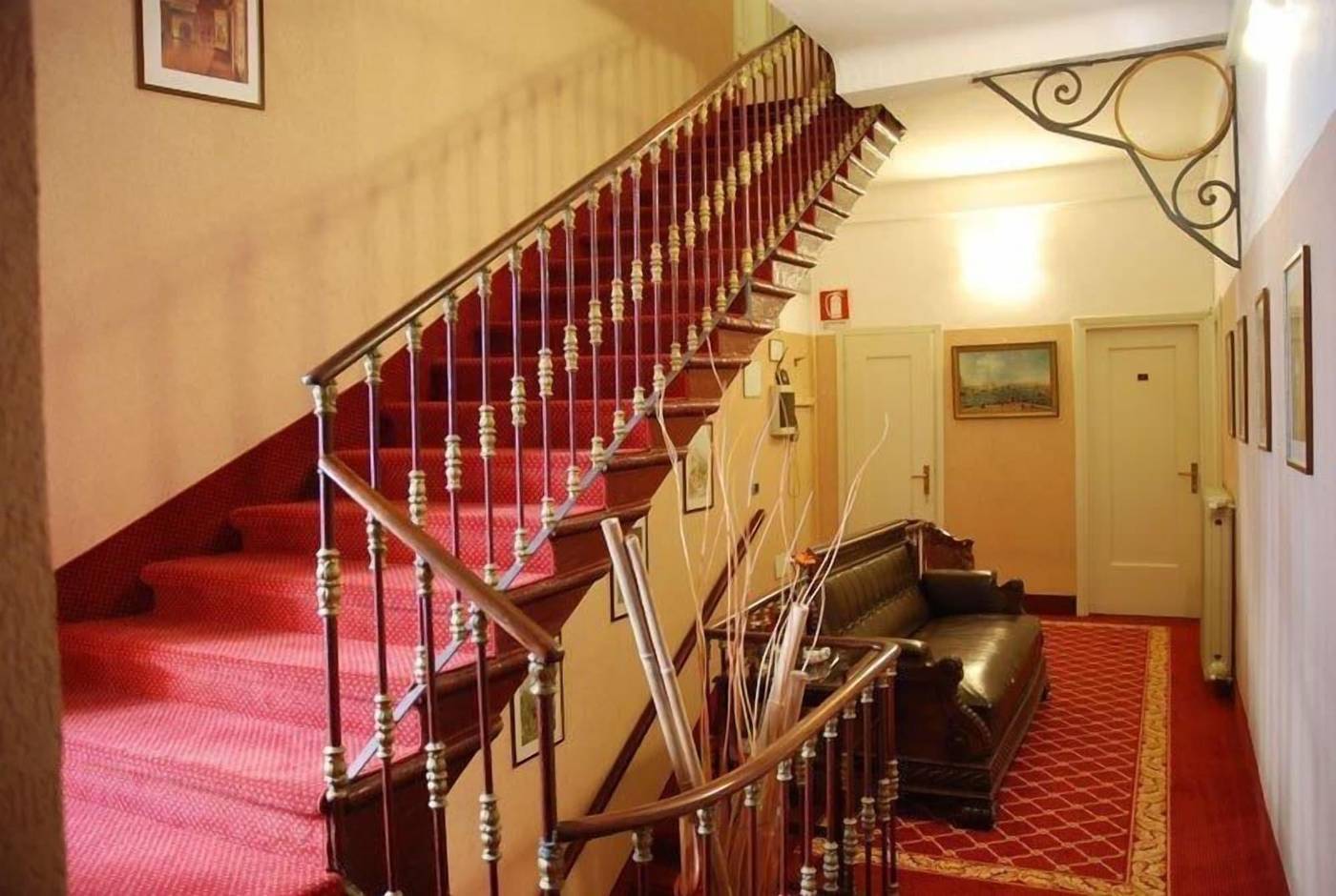 Hotel Riviera-Italy-GRIANTE-Lobby-9