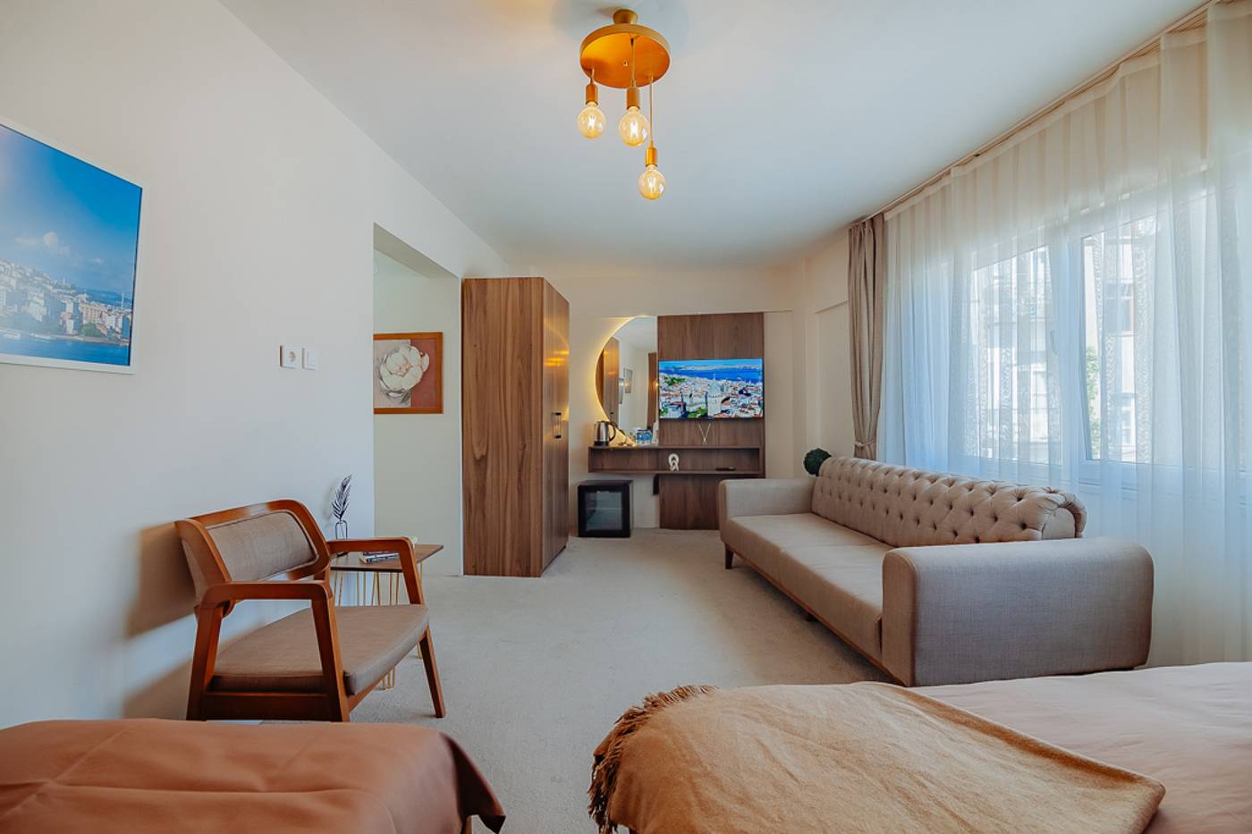 Ali-Khan-Hotel-Room-8