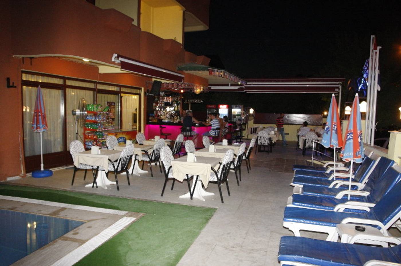 Swans-1-Hotel-Terrace-6