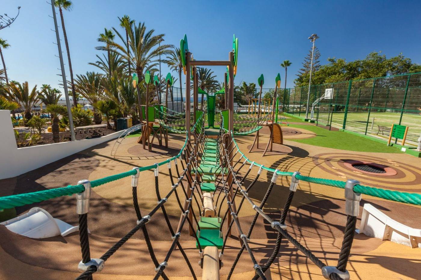 Abora-Interclub-Atlantic-by-Lopesan-Hotels-Sports-and-Entertainment-60