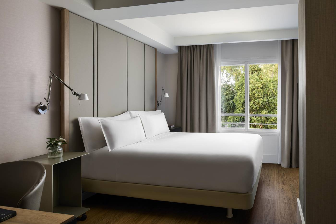 NH-Paseo-de-la-Habana-Room-30