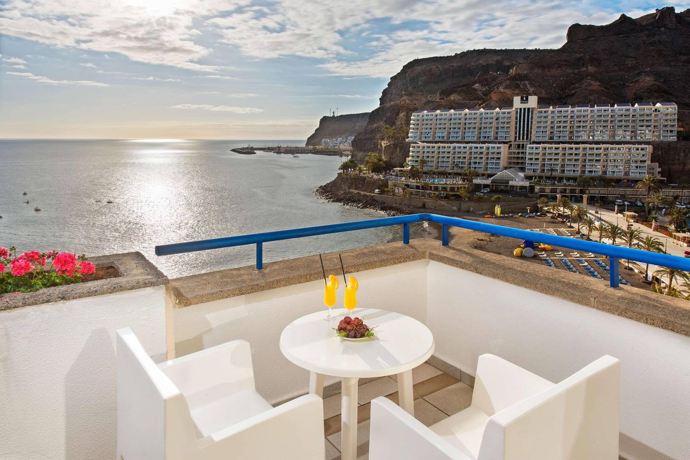 TUI-BLUE-Suite-Princess--Adults-Only--Room-11