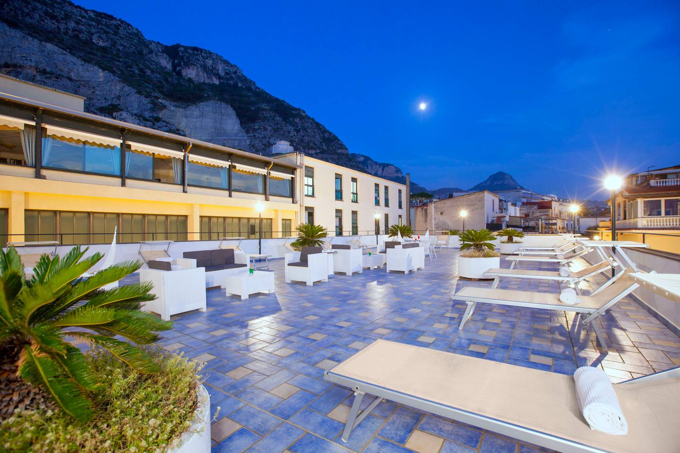 Panorama-Palace-Terrace-1