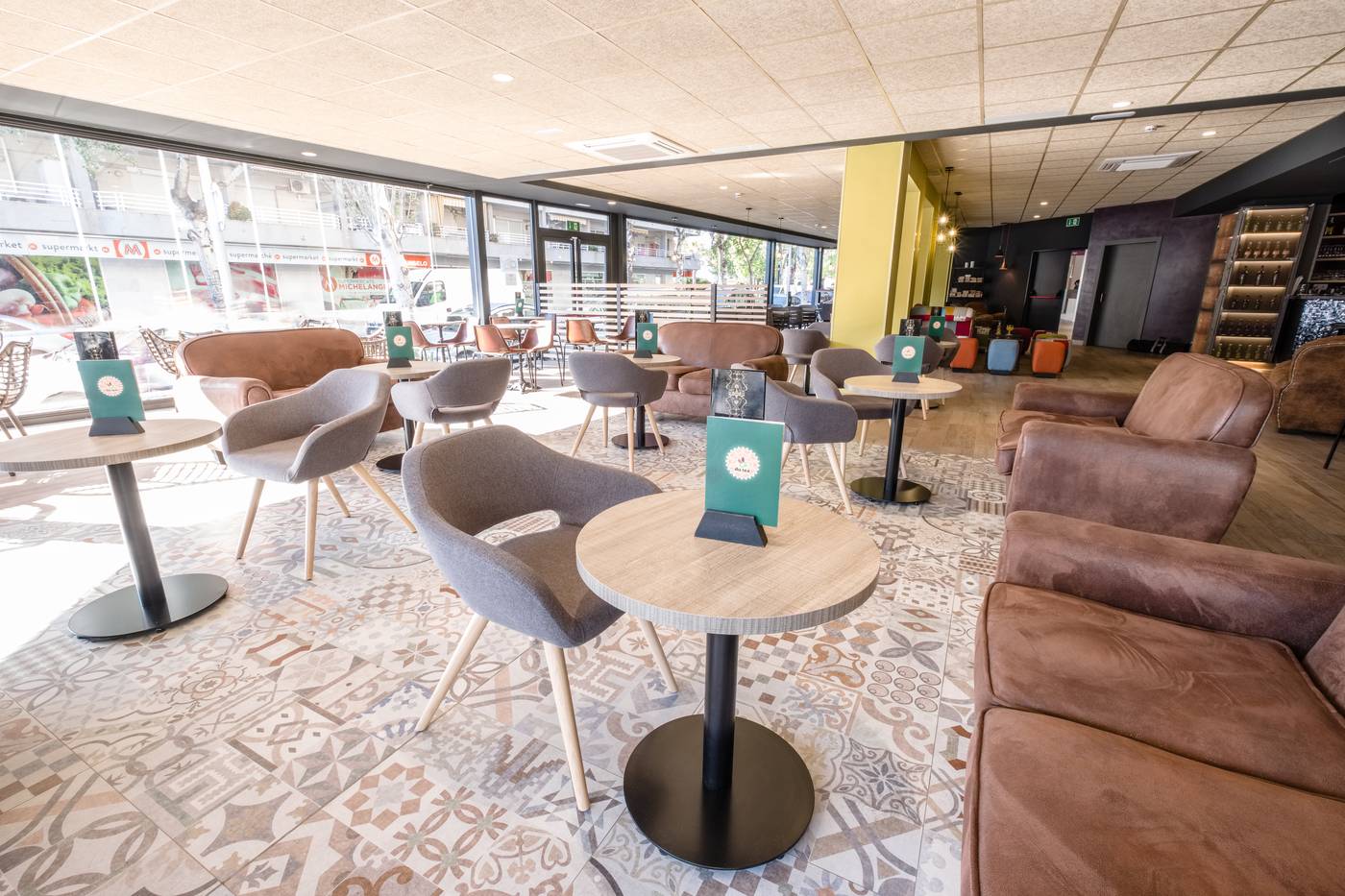 California-Apartments-III-Y-IV-Bar-26