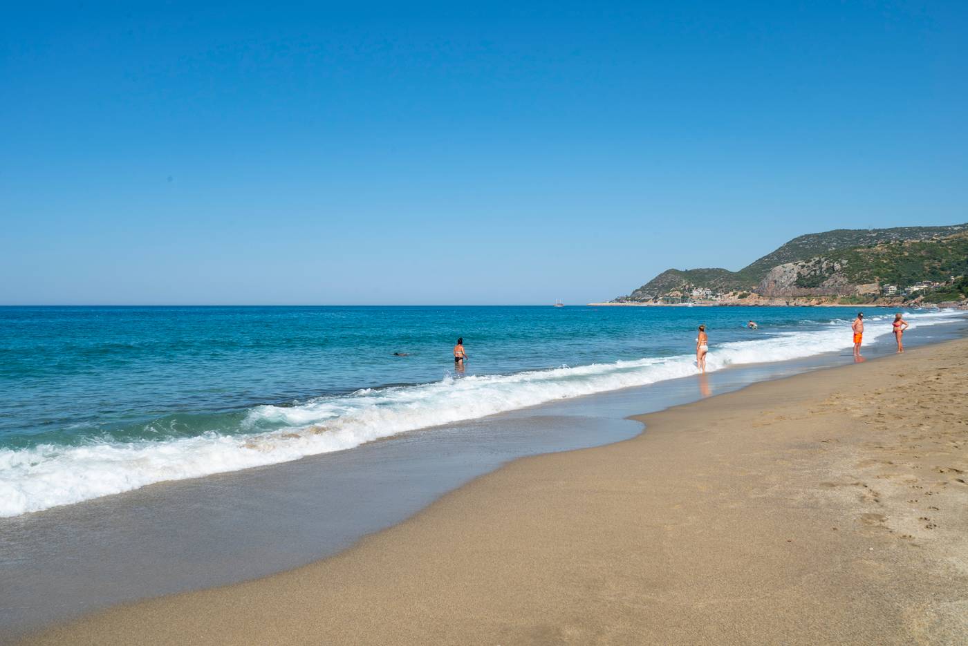 Kleopatra-Celine-Beach-28