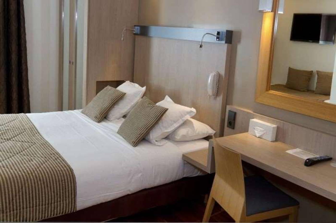 Tourisme-Avenue-Room-34