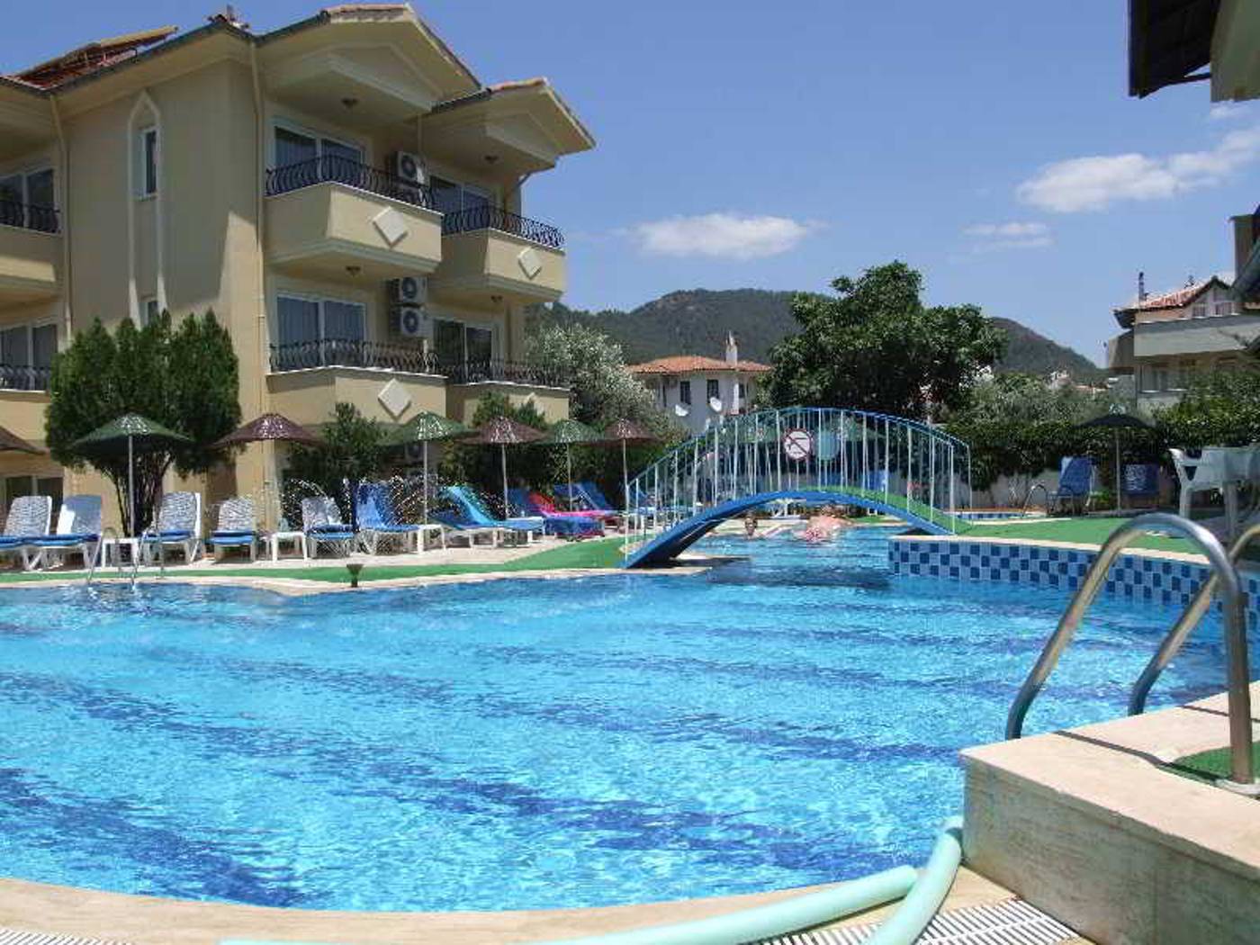 Sahin-Palace-Apartments-Pool-2