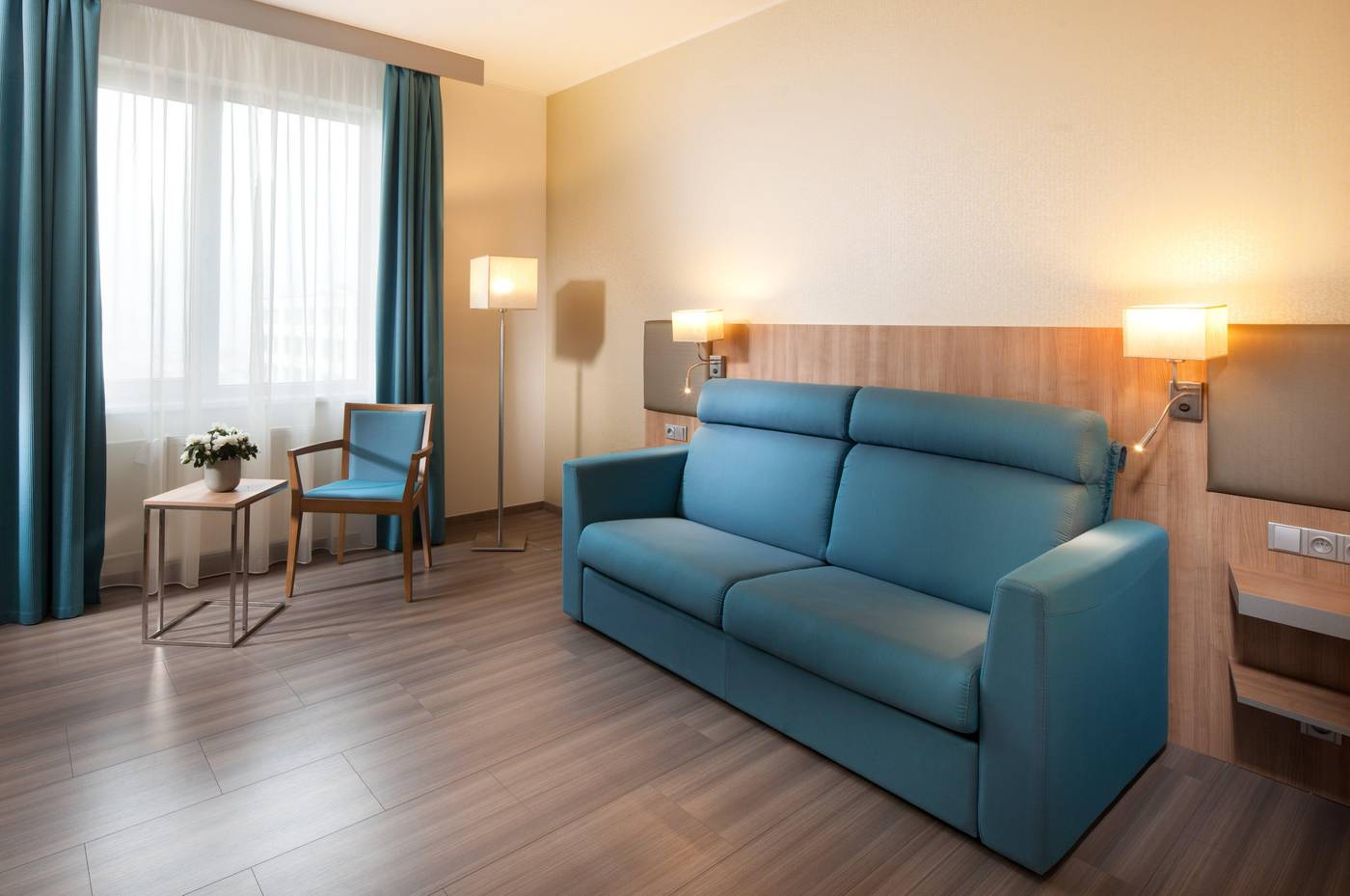 Holiday-Inn-Prague-Congress-Centre-Room-30