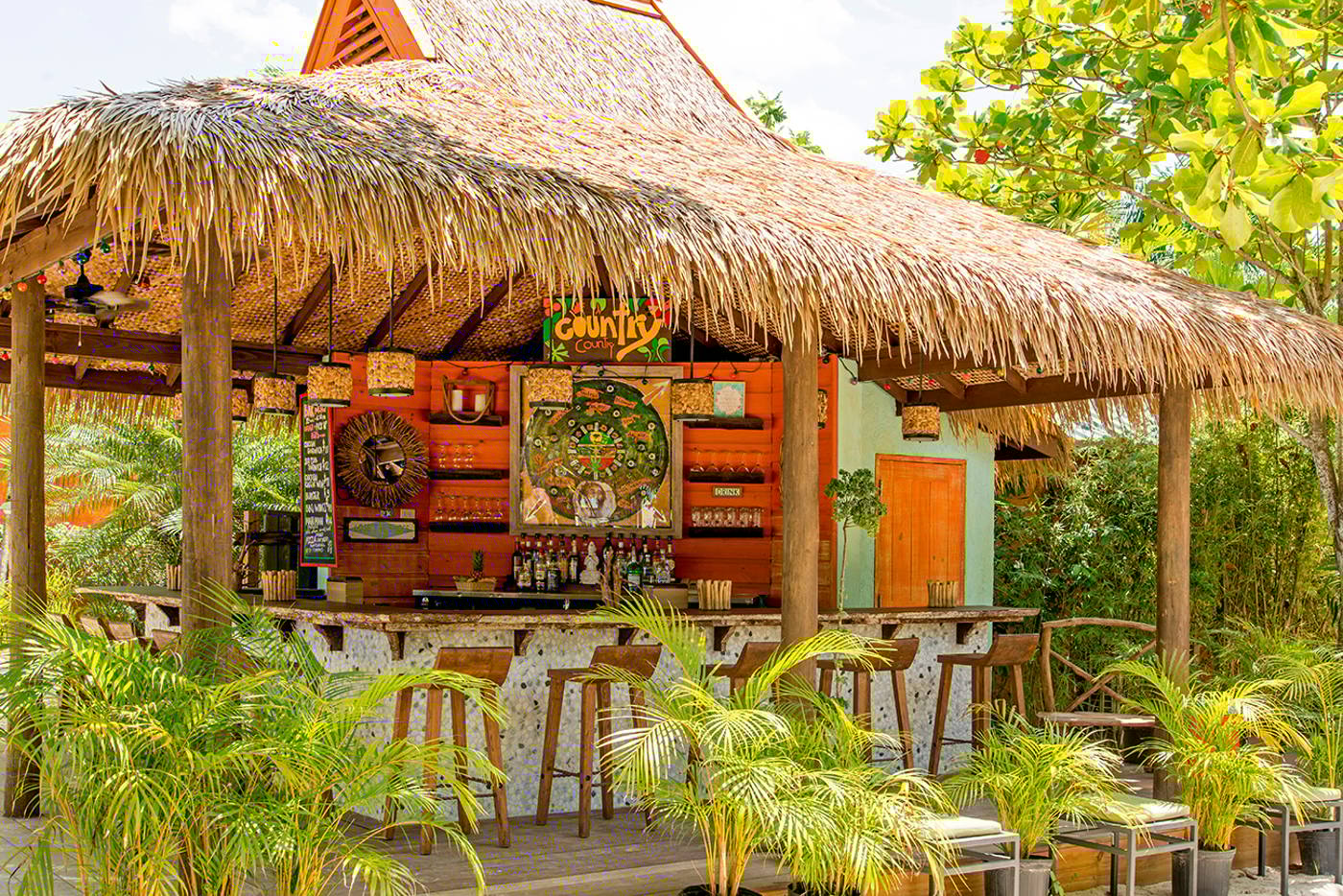 Country-Country-Hotel-Bar-11