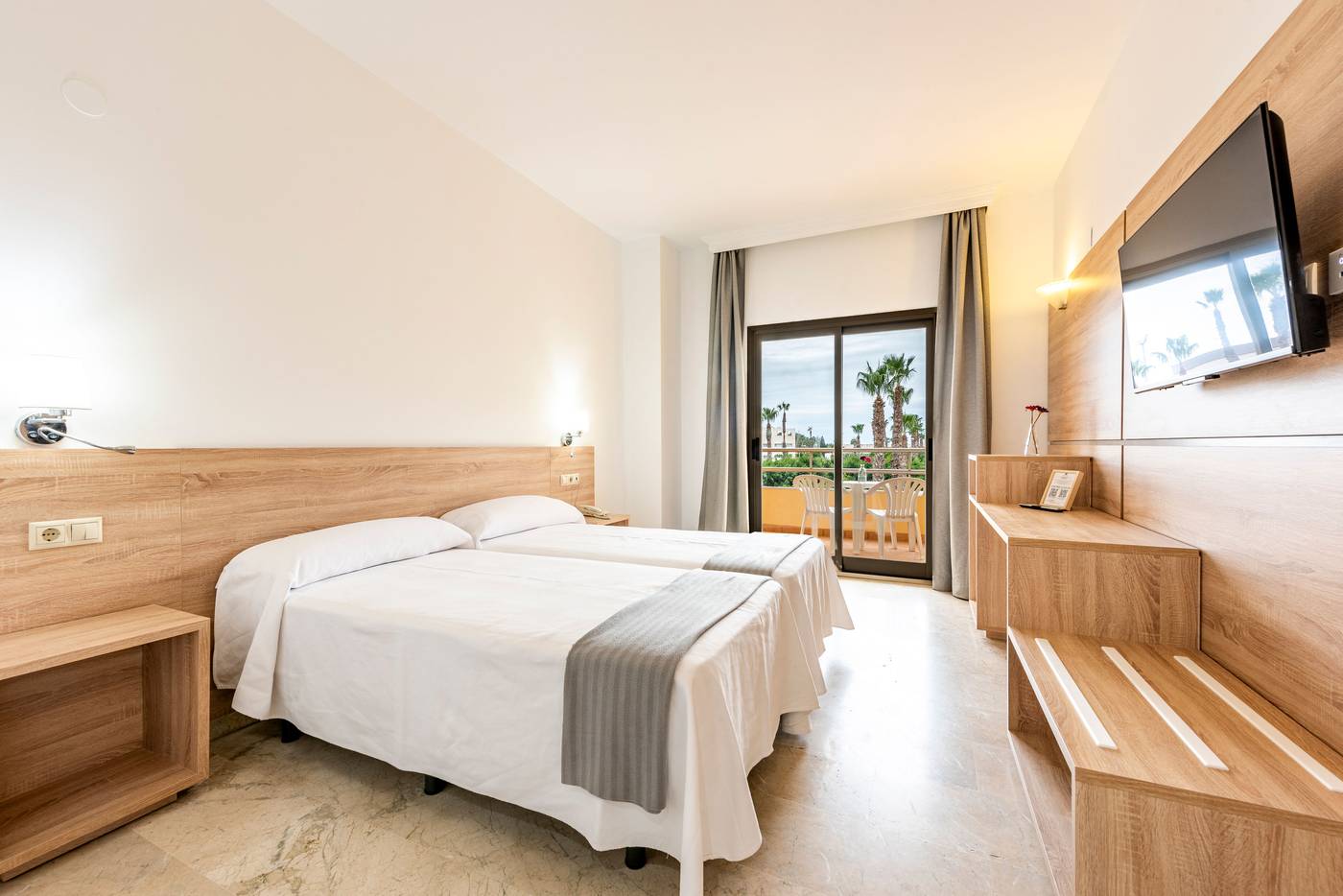 Toboso-Almu-ecar-Room-5