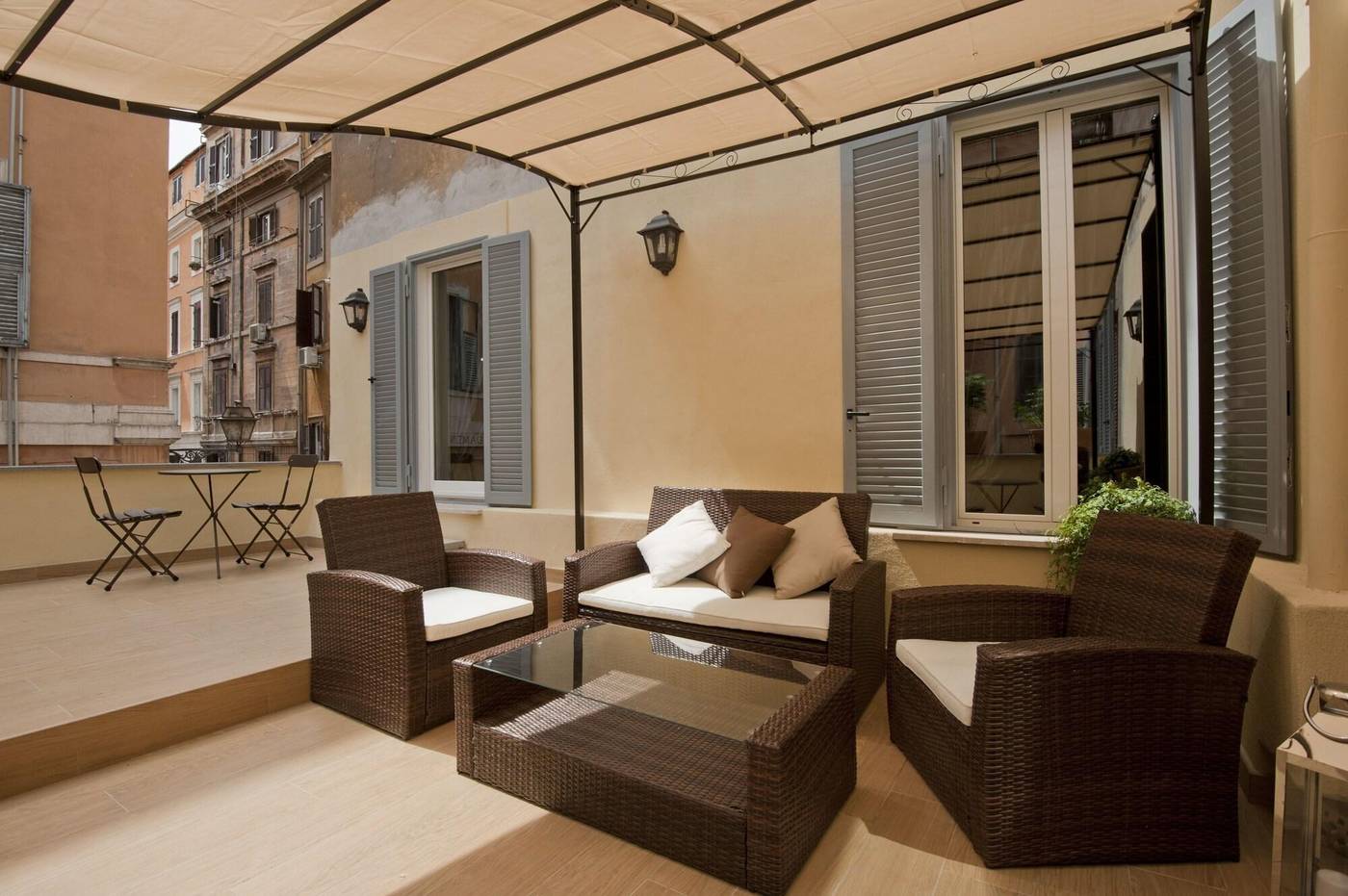 Little-Queen-Suite-Lobby-8