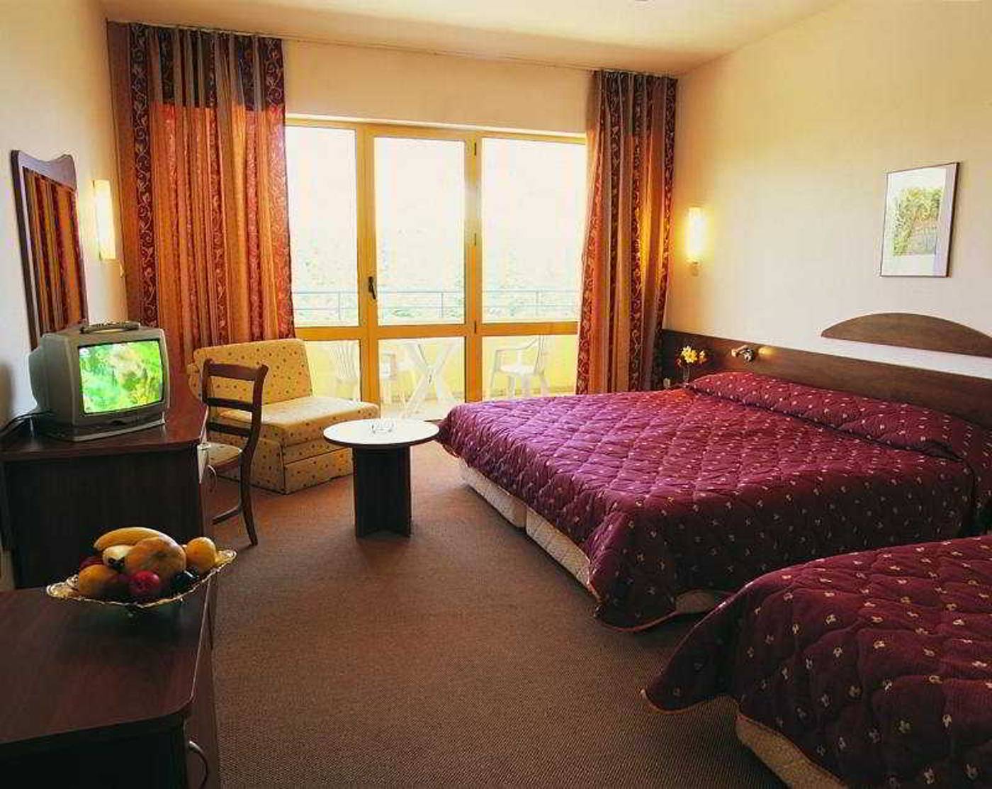 Park-Hotel-Continental-Room-14