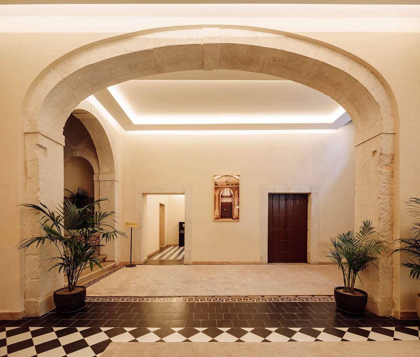 The-One-Palacio-Da-Anunciada-Lobby-10