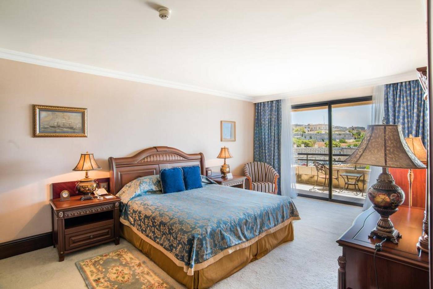 Excelsior-Grand-Hotel-Room-34