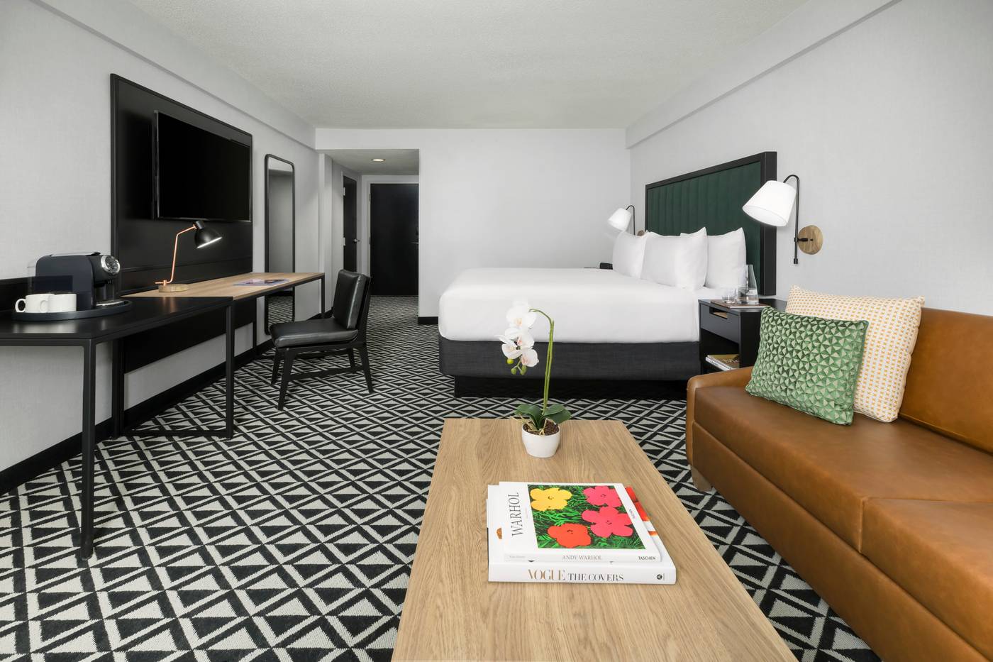 The-Arcadian-powered-by-Sonder-Room-18