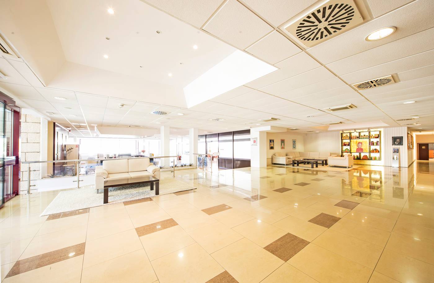 Marko-Polo-Lobby-53