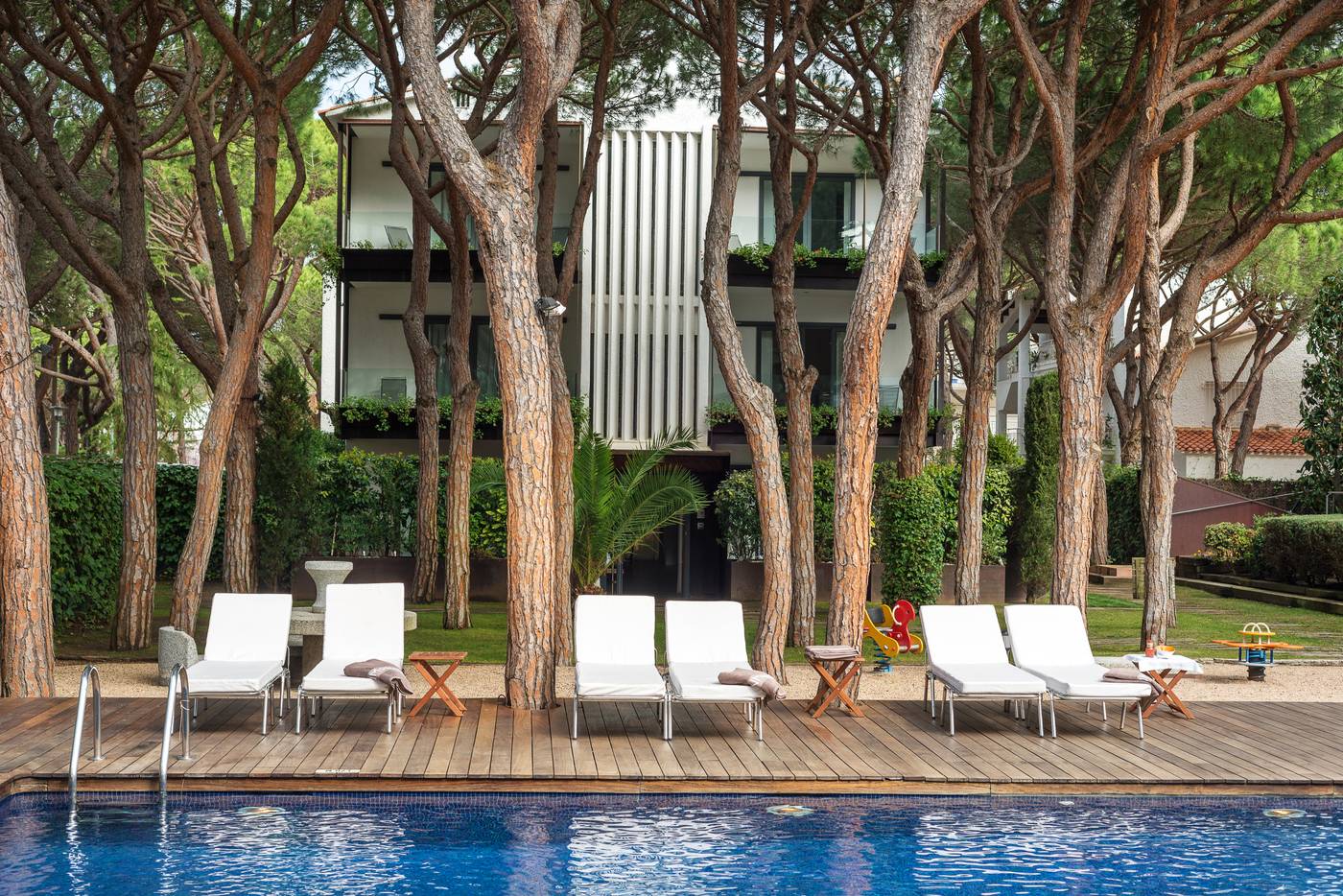 NM-suites-Hotel-Pool-4