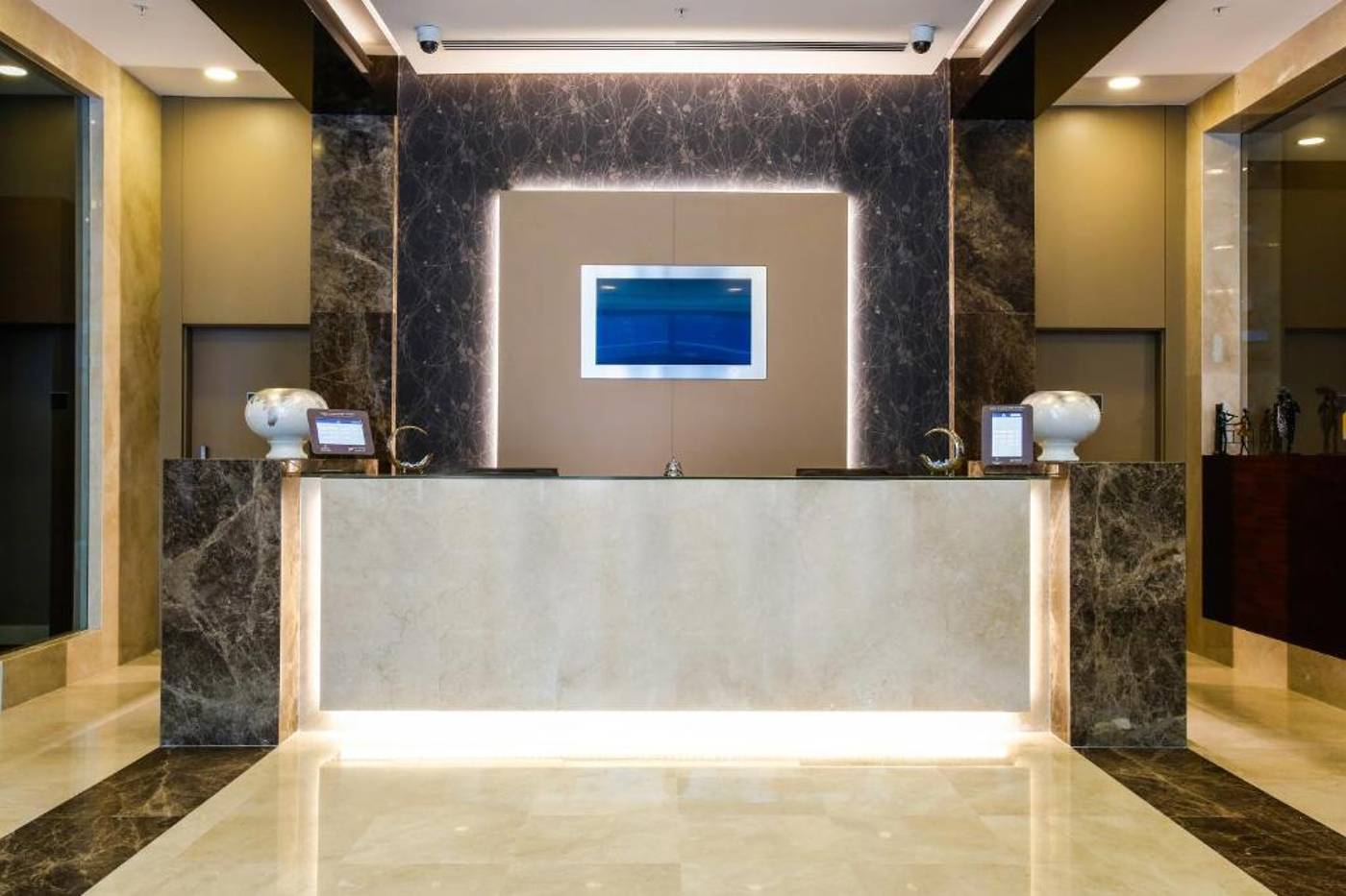 Park-Dedeman-Bostanci-Hotel-Lobby-6