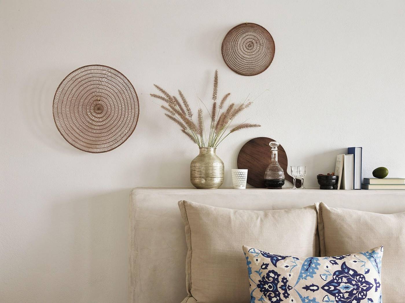 Santo-Maris-Oia--Luxury-Suites---Spa-Room-54