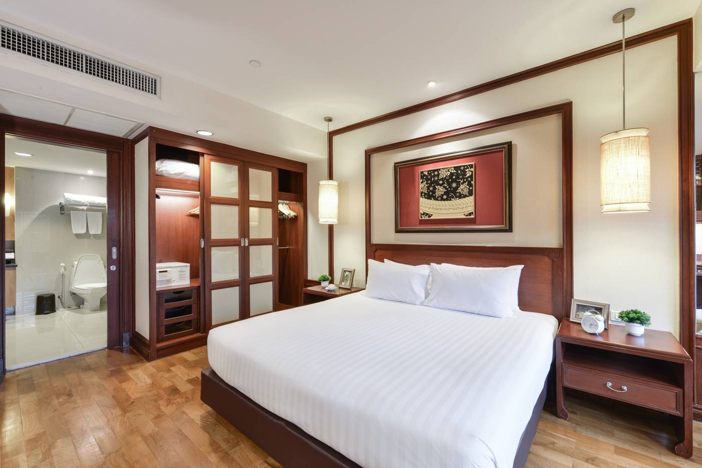 Centre-Point-Sukhumvit-Thong-Lo-Room-25
