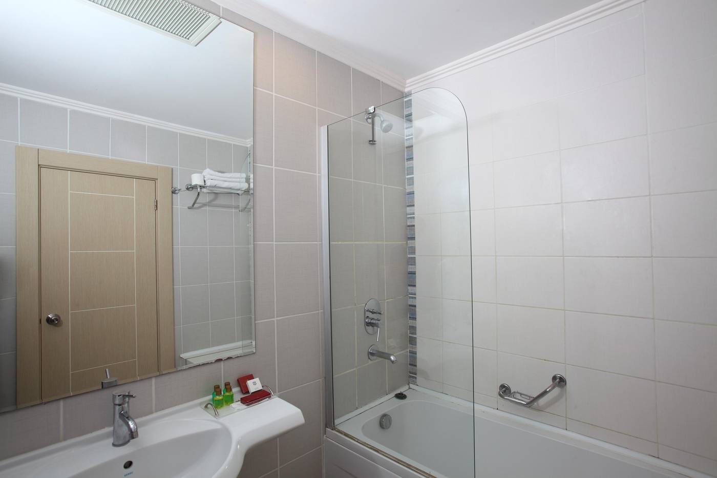 Royal-Arena-Resort-Room-8