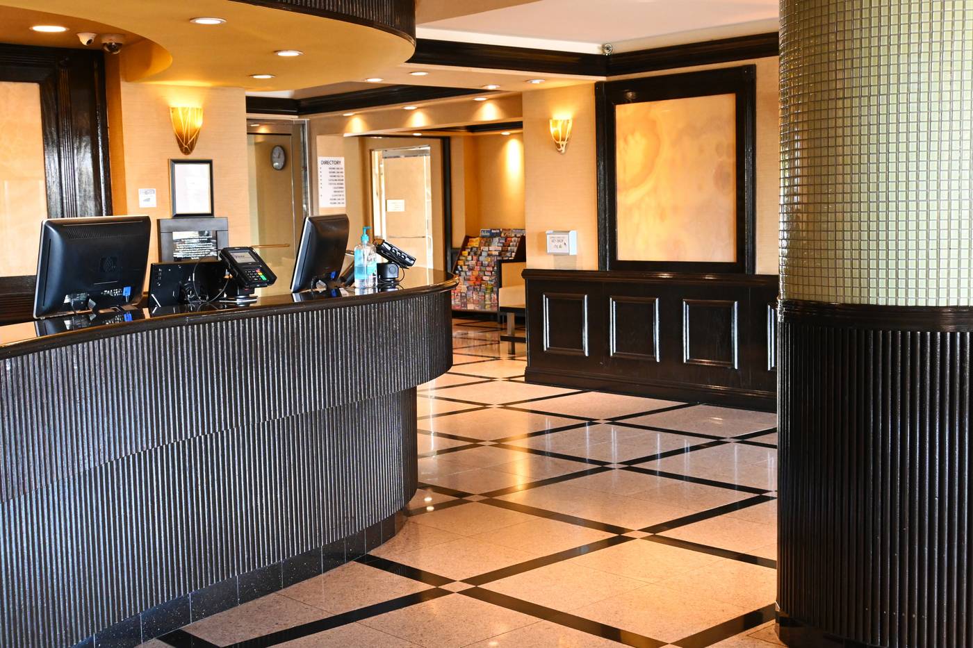 The-Hotel-Fullerton-Anaheim-Lobby-4