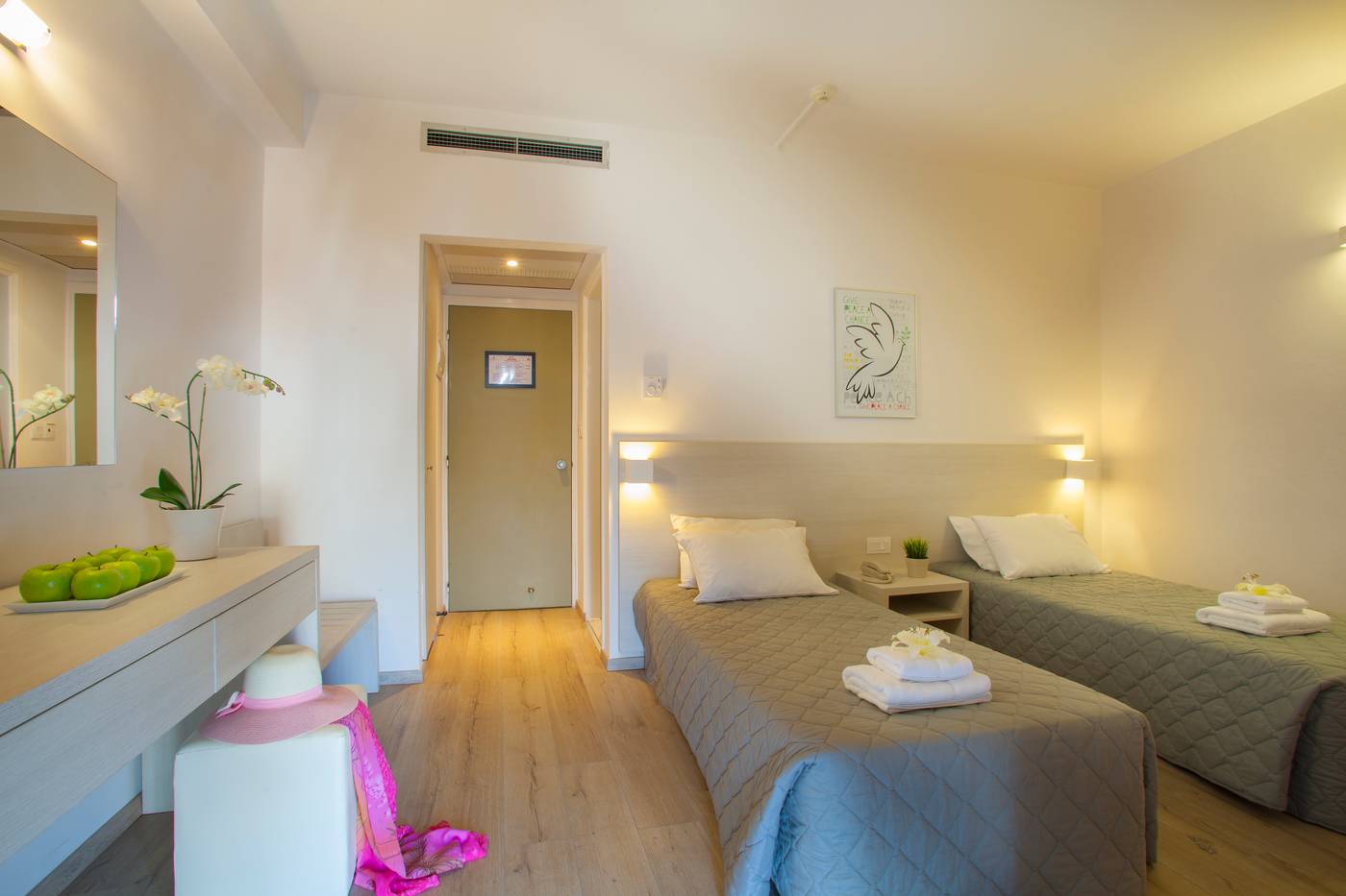 Harmony-Bay-Room-13