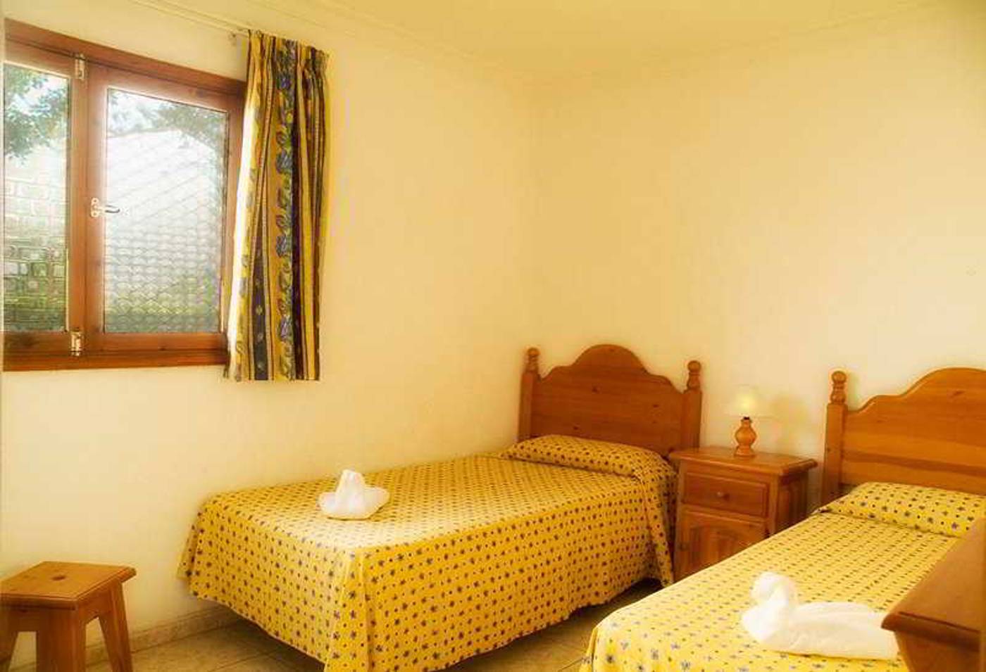 Los-Juncos-I-Room-41