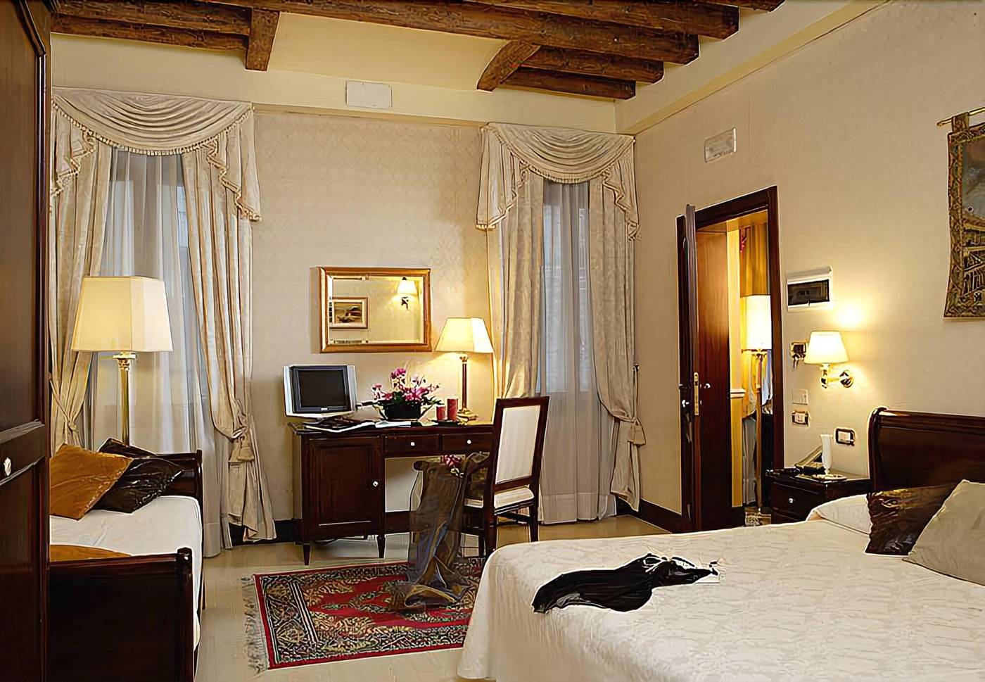 Ca--del-Nobile-Room-12