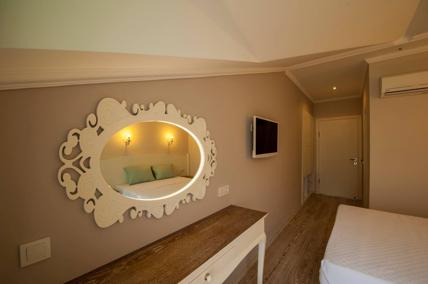 Majestic-Hotel-Room-22